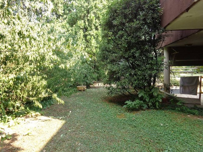 STEZZANO VILLA SINGOLA CON AMPIO GIARDINO Stezzano