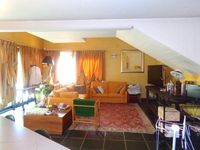 STEZZANO VILLA SINGOLA CON AMPIO GIARDINO Stezzano
