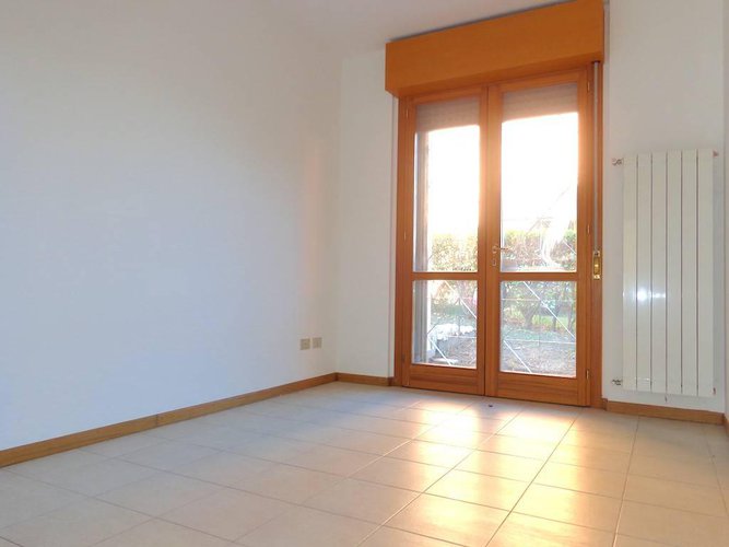 LIBERO SUBITO!!! PONTIROLO TRILO CON GIARDINO E BOX DOPPIO Pontirolo Nuovo