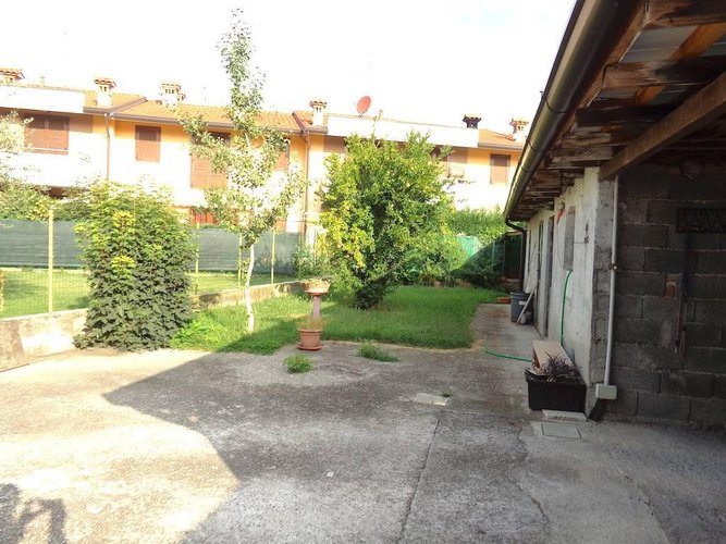 OSIO SOPRA BIFAMILIARE