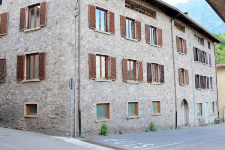 Darfo B.Terme, vendesi come nuovo, Trilocale + Servizi Darfo Boario