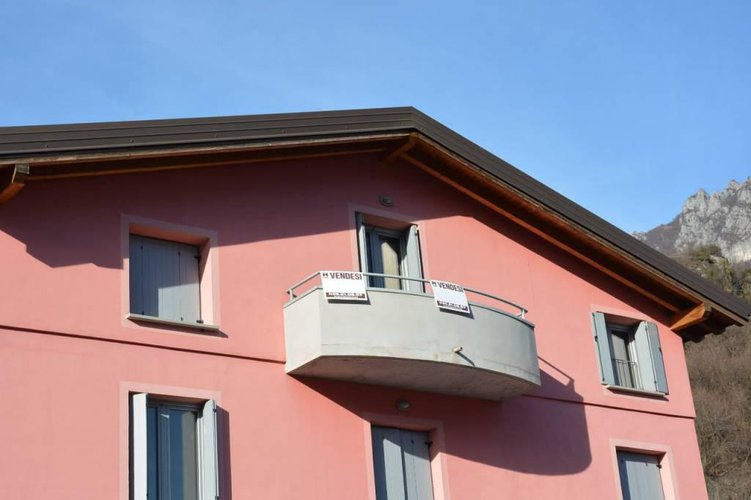 CORNA - VENDESI BELLISSIMA MANSARDA, TUTTA NUOVA Darfo Boario