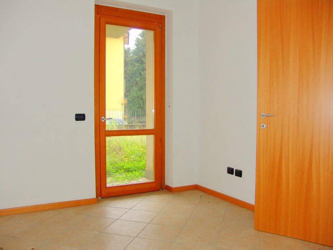 DARFO, VENDESI Appartamento CON GIARDINO E BOX Darfo Boario