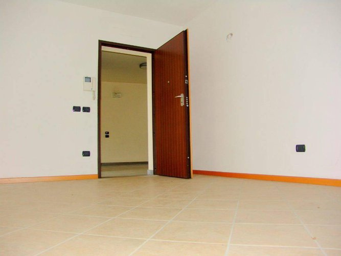 DARFO, VENDESI Appartamento CON GIARDINO E BOX Darfo Boario