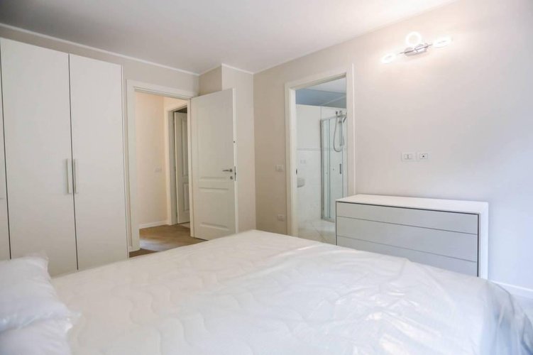 Trilocale con terrazza completamente ristrutturato a nuovo. Bergamo