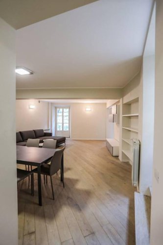 Trilocale con terrazza completamente ristrutturato a nuovo. Bergamo