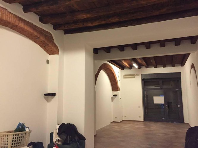 Negozio ristrutturato in centro Bergamo