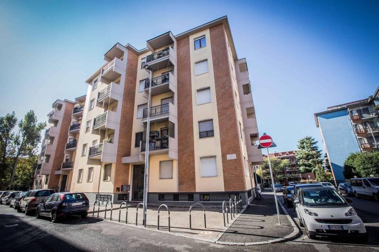 Ampio trilocale zona tranquilla con cantina e magazzino Bergamo