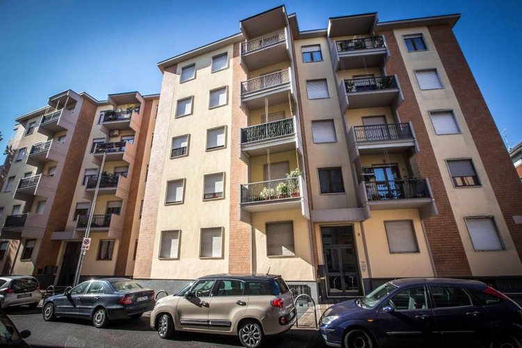 Ampio trilocale zona tranquilla con cantina e magazzino Bergamo