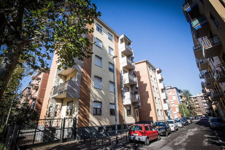 Ampio trilocale zona tranquilla con cantina e magazzino Bergamo
