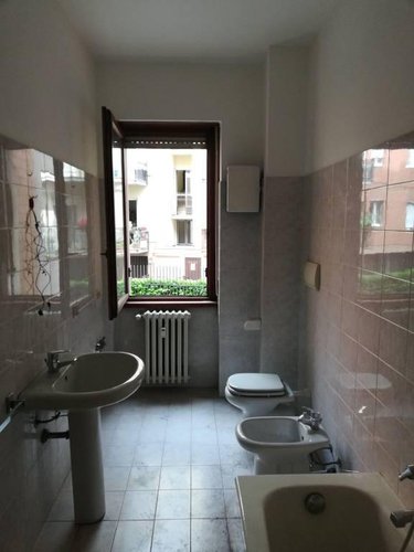 Ampio trilocale zona tranquilla con cantina e magazzino Bergamo