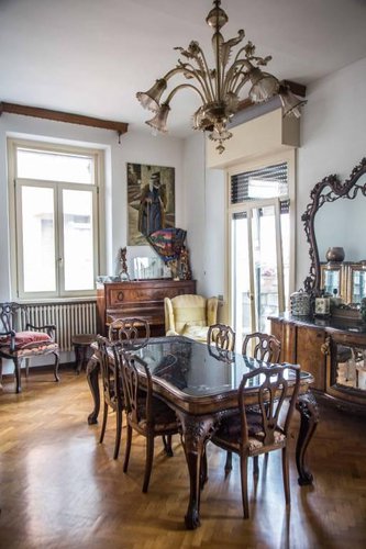 Trilocale con loggia a piano ultimo in palazzo d'epoca. Bergamo