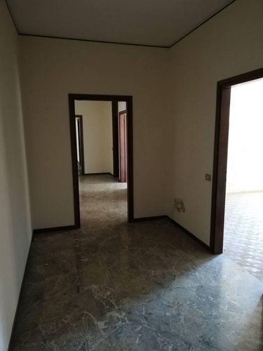 Quadrilocale in centrale condominio degli anni '70. Bergamo