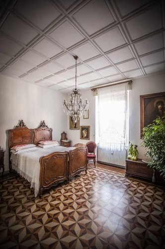 Signorile appartamento in centrale palazzo d' epoca Bergamo