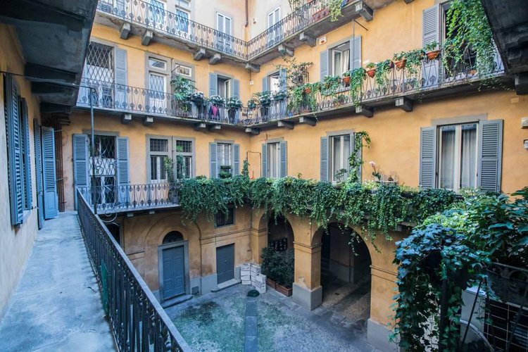 Negozio in via Sant'Orsola. Bergamo