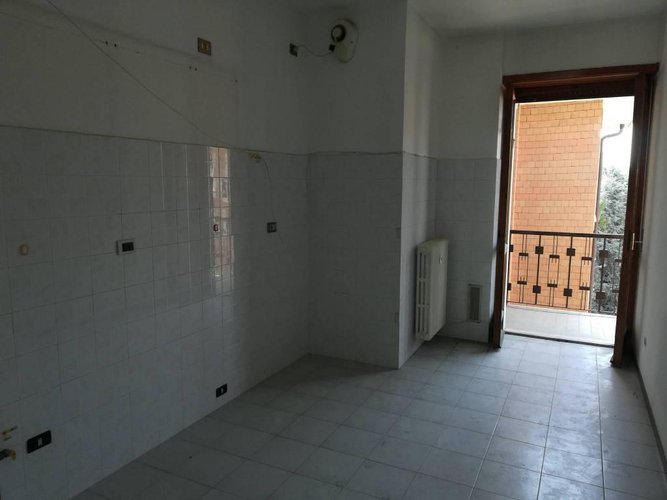 Ampio pentalocale nella centrale signorile "Residenza '70". Bergamo