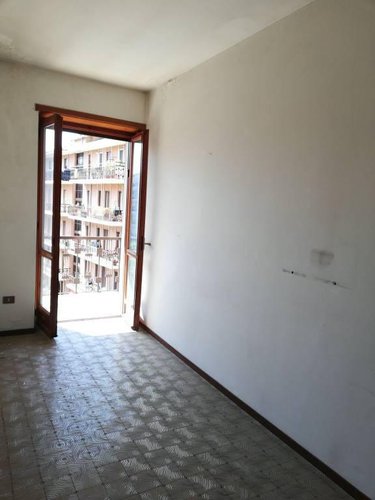 Ampio pentalocale nella centrale signorile "Residenza '70". Bergamo