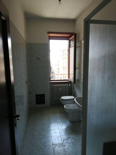 Ampio pentalocale nella centrale signorile "Residenza '70". Bergamo