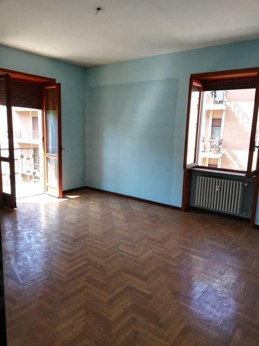 Ampio pentalocale con 3 bagni in centrale condominio. Bergamo