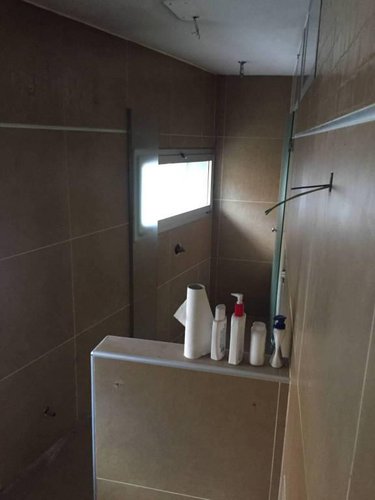 Ampio locale commerciale con 6 vetrine in zona centrale. Bergamo