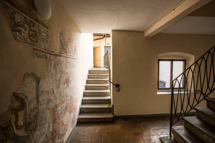 Bilocale ristrutturato in palazzetto affrescato. Bergamo