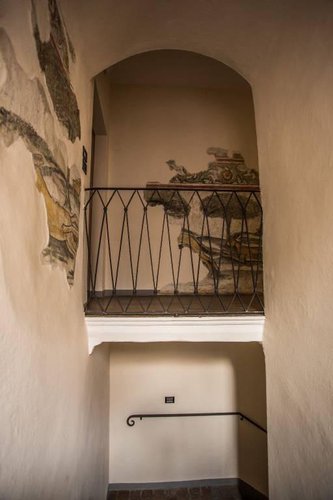 Bilocale ristrutturato in palazzetto affrescato. Bergamo