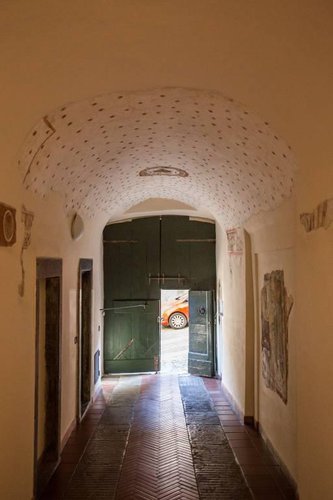 Bilocale ristrutturato in palazzetto affrescato. Bergamo