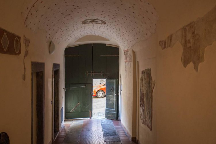 Bilocale ristrutturato in palazzetto affrescato. Bergamo