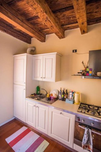 Bilocale ristrutturato in palazzetto affrescato. Bergamo