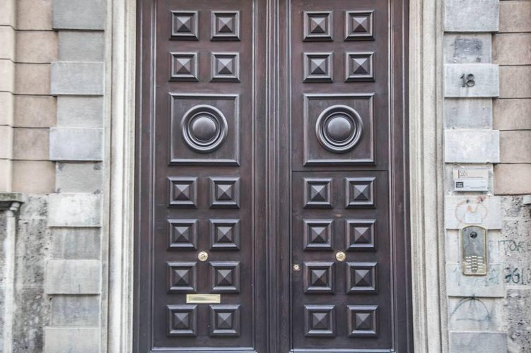 Trilocale a piano ultimo in centrale palazzetto d'epoca. Bergamo