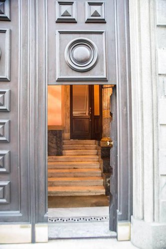 Trilocale a piano ultimo in centrale palazzetto d'epoca. Bergamo