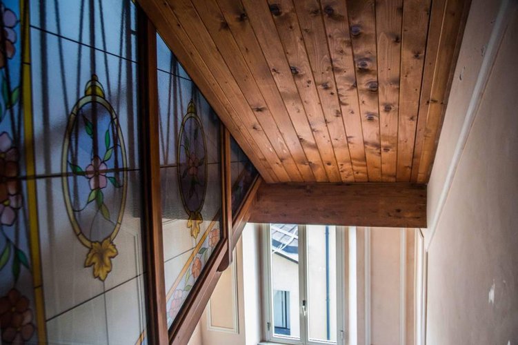 Trilocale a piano ultimo in centrale palazzetto d'epoca. Bergamo