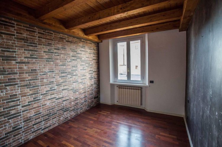 Trilocale a piano ultimo in centrale palazzetto d'epoca. Bergamo