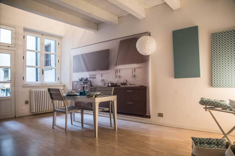 Particolare piccolo appartamento in palazzo nobiliare. Bergamo