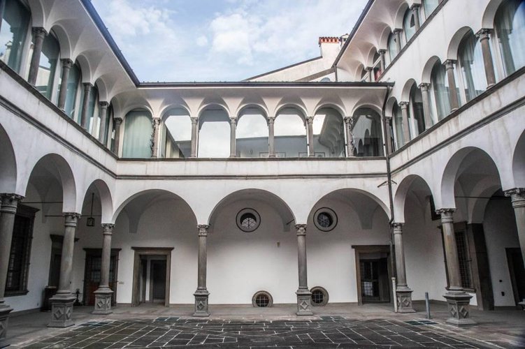 Particolare piccolo appartamento in palazzo nobiliare. Bergamo