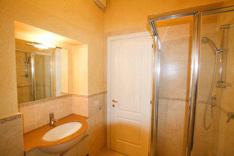 Trilocale in corte storica restaurata in Sant'Alessadro Alta Bergamo