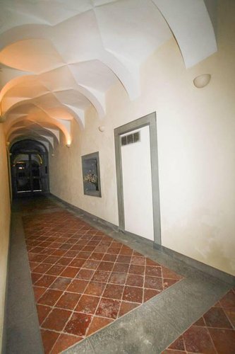 Trilocale in corte storica restaurata in Sant'Alessadro Alta Bergamo