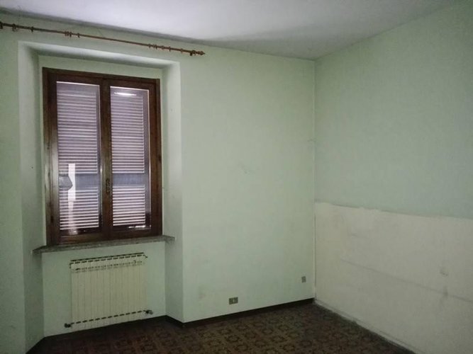 Ufficio a piano primo in palazzina anni '50. Almè