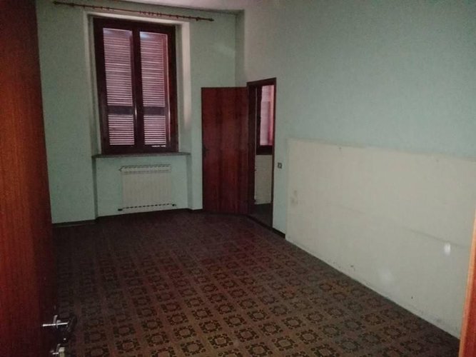 Ufficio a piano primo in palazzina anni '50. Almè