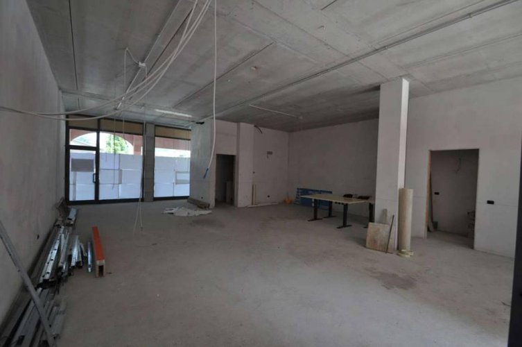 NEGOZIO/UFFICIO IN AFFITTO A VILLA D'ADDA Villa d'Adda