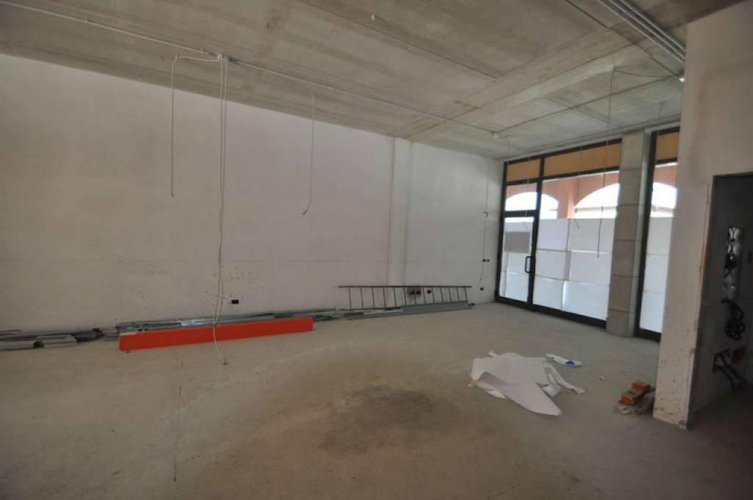 NEGOZIO/UFFICIO IN AFFITTO A VILLA D'ADDA Villa d'Adda