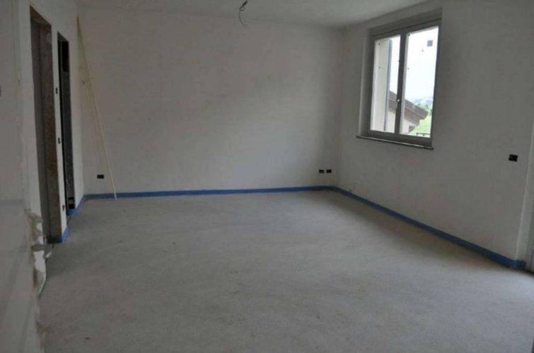 QUADRILOCALE IN VENDITA A SOLZA Solza