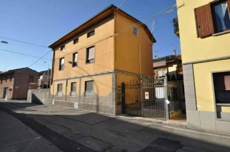 APPARTAMENTO INDIPENDENTE IN VENDITA A CALUSCO D'ADDA Calusco d'Adda