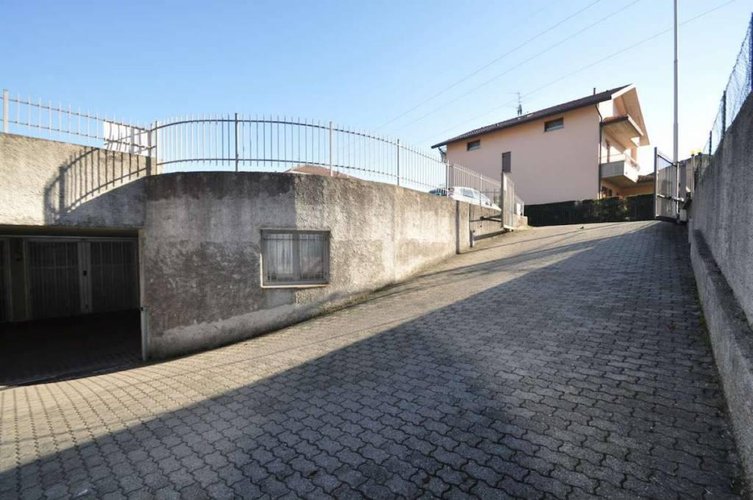 AUTORIMESSE SINGOLE IN VENDITA A CALUSCO D'ADDA Calusco d'Adda