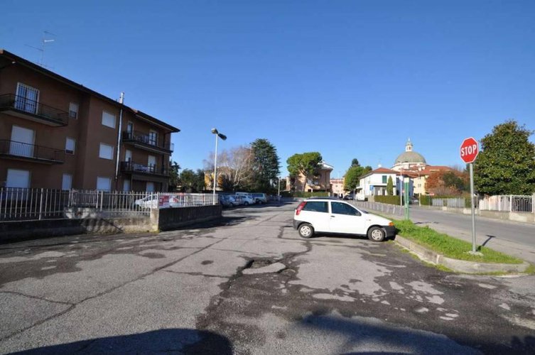 AUTORIMESSE SINGOLE IN VENDITA A CALUSCO D'ADDA Calusco d'Adda