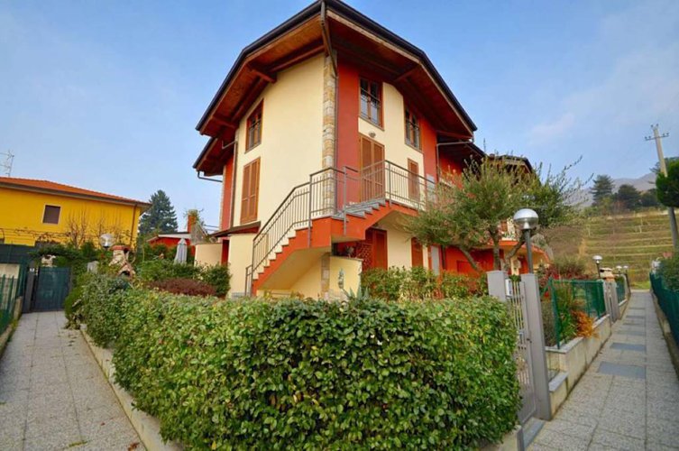 BILOCALE INDIPENDENTE IN VILLA CON GIARDINO IN VENDITA A VILLA D'ADDA