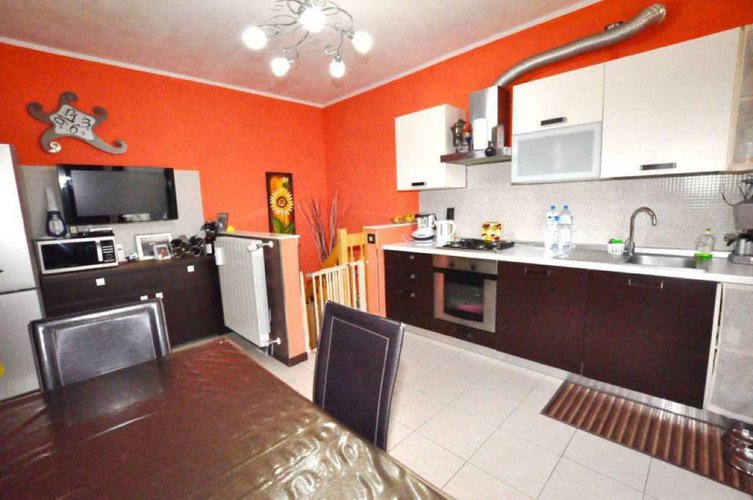 BILOCALE INDIPENDENTE IN VILLA CON GIARDINO IN VENDITA A VILLA D'ADDA Villa d'Adda