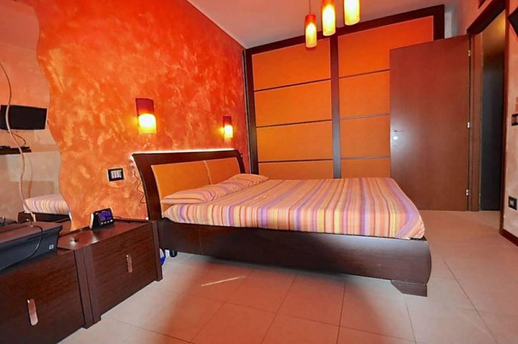 BILOCALE INDIPENDENTE IN VILLA CON GIARDINO IN VENDITA A VILLA D'ADDA Villa d'Adda