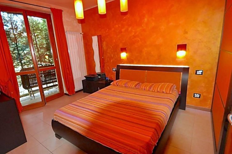 BILOCALE INDIPENDENTE IN VILLA CON GIARDINO IN VENDITA A VILLA D'ADDA Villa d'Adda