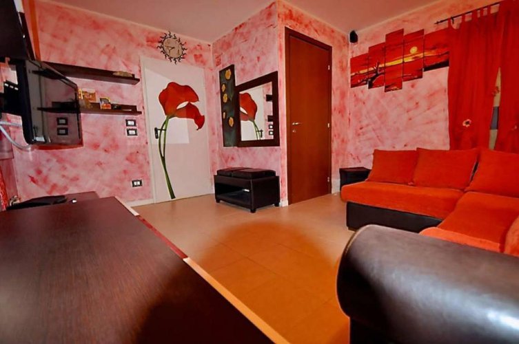 BILOCALE INDIPENDENTE IN VILLA CON GIARDINO IN VENDITA A VILLA D'ADDA Villa d'Adda